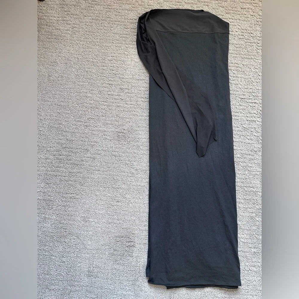 SKIMS this black